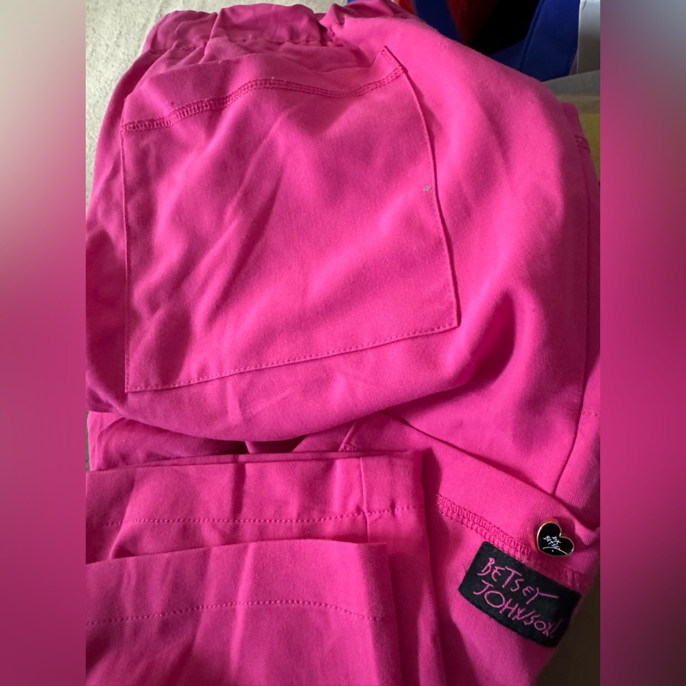 Betsey Johnson scrub pants with iconic BJ logo heart button -  Size: XS regular - Picture 3 of 5